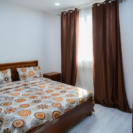 Hostel Les Pins Alger Exterior photo